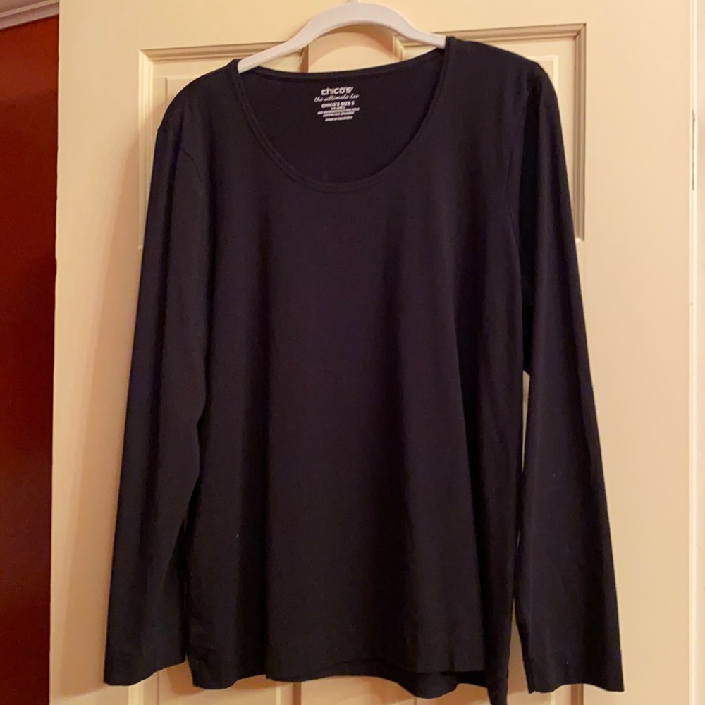 Nearly new Chico’s Long sleeve Tee with slightly scooped neck.